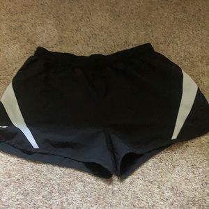 Under Armour Women’s Athletic Shorts Black Size M